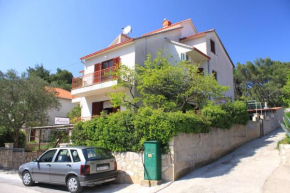 Apartment Vrboska 8748a